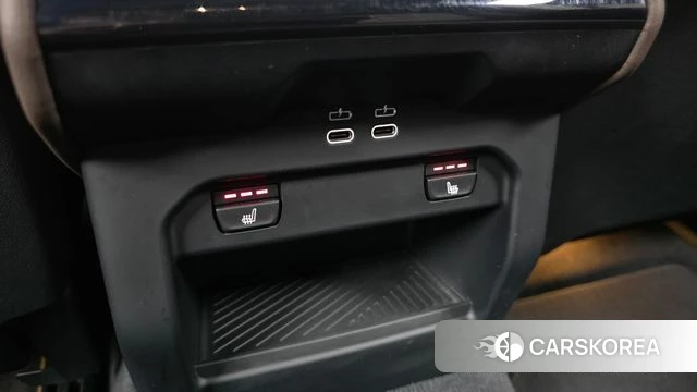 BMW 5 Series (G60) 2025 Цвет галактики из Кореи, фото 4