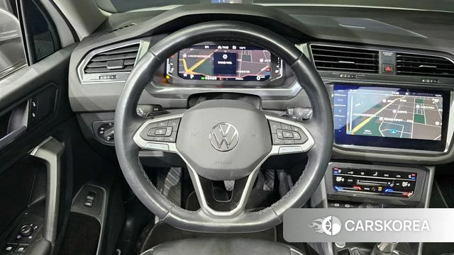 Volkswagen Tiguan Allspace 2023 Белый из Кореи, фото 4