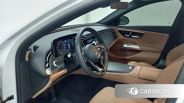 Mercedes-Benz E-Class W214 2024 Белый из Кореи, фото 4