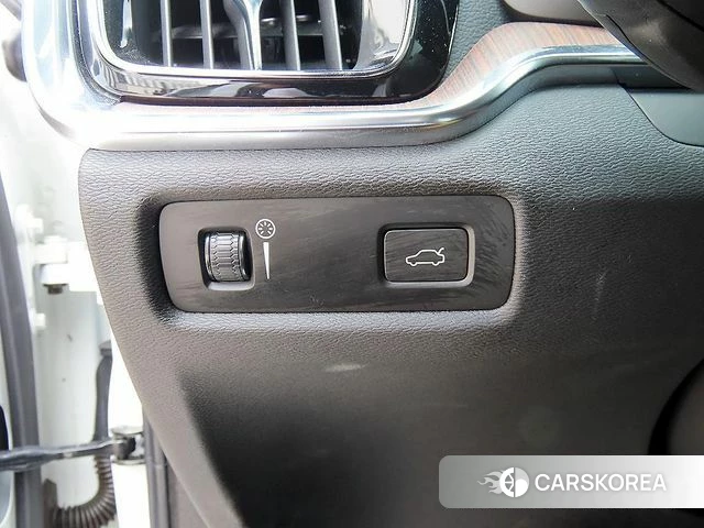 Volvo V60 Cross-Country 2nd Generation 2020 Белый из Кореи, фото 4