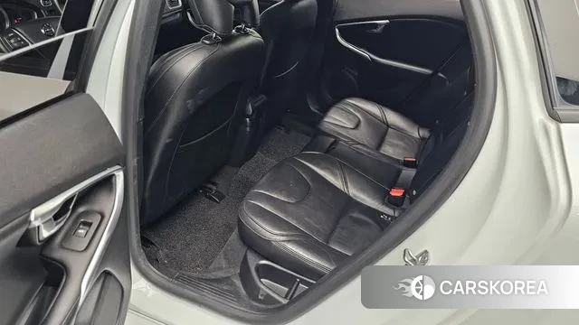 Volvo V40 2018 Белый из Кореи, фото 4