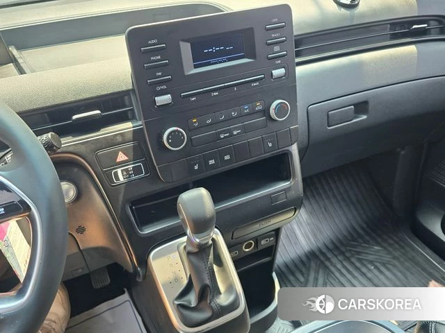Hyundai Staria 2022 Серебристо-серый из Кореи, фото 4