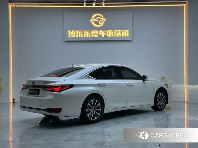 Lexus ES 2025 Белый из Китая, фото 4