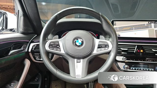 BMW 5 Series (G30) 2023 Белый из Кореи, фото 4