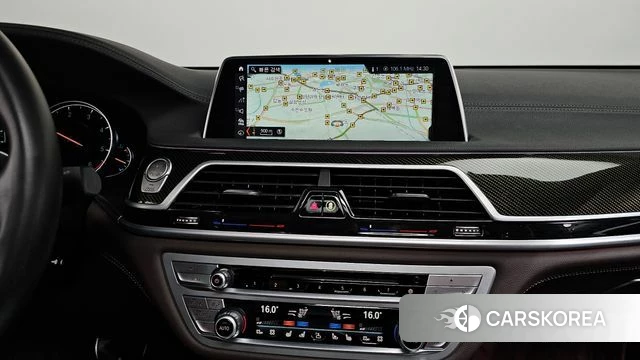 BMW 7 Series (G11) 2018 Черный из Кореи, фото 4