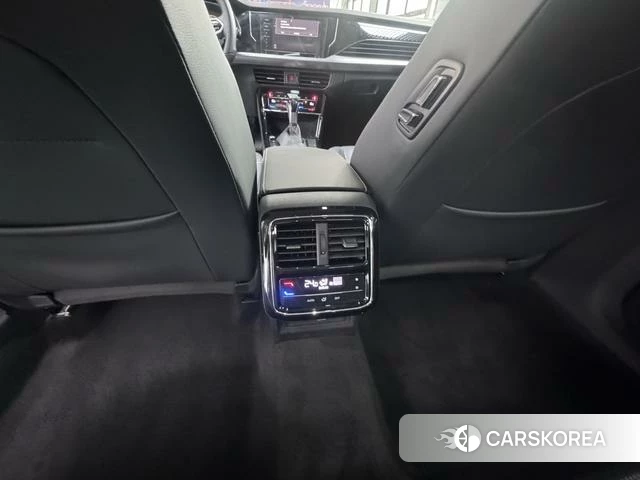 Volkswagen Passat 2023 Черный из Китая, фото 4