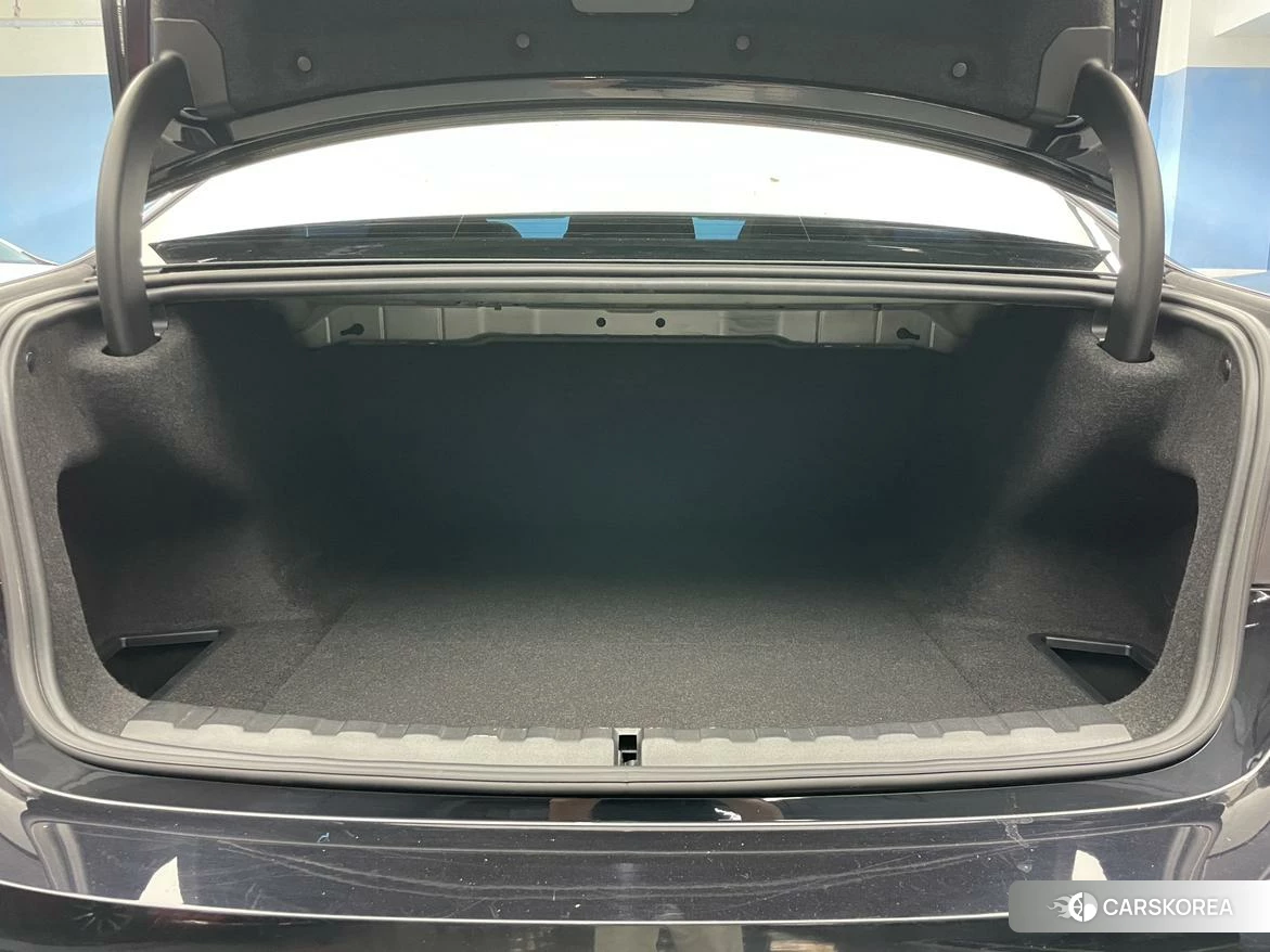 BMW i3 2023 Черный из Китая, фото 4