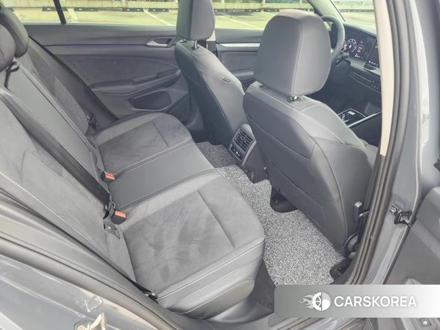 Volkswagen Golf 8th Generation 2025 Серый из Кореи, фото 4