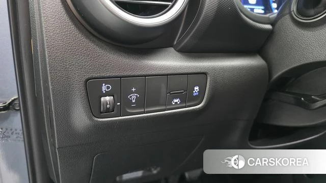 Hyundai Kona 2019 Светло-серебряный цвет из Кореи, фото 4
