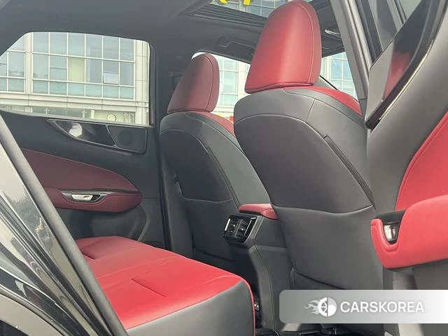 Lexus NX 2026 Черный из Китая, фото 4