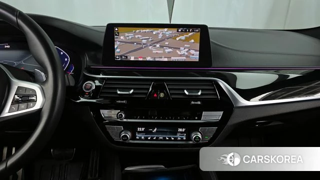 BMW 5 Series (G30) 2020 Белый из Кореи, фото 4