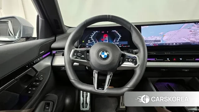 BMW 5 Series (G60) 2024 Светло-серебряный цвет из Кореи, фото 4