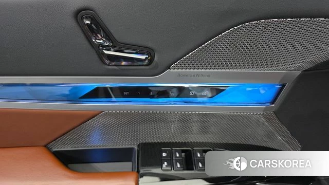 BMW 7 Series (G70) 2023 Светло-серебряный цвет из Кореи, фото 4