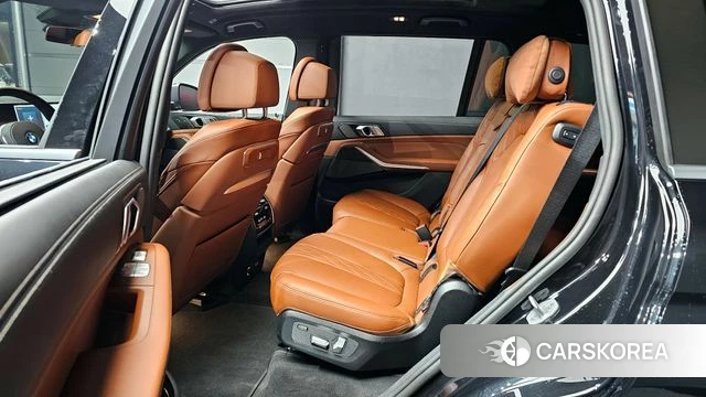 BMW X7 (G07) 2024 Черный из Кореи, фото 4