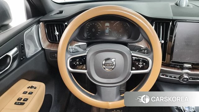 Volvo XC60 second Generation 2021 Серый из Кореи, фото 4