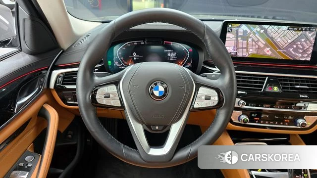 BMW 5 Series (G30) 2022 Серебристо-серый из Кореи, фото 4