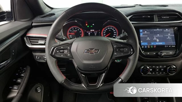 Chevrolet (GM Daewoo) Trailblazer 2023 Серебряный из Кореи, фото 4