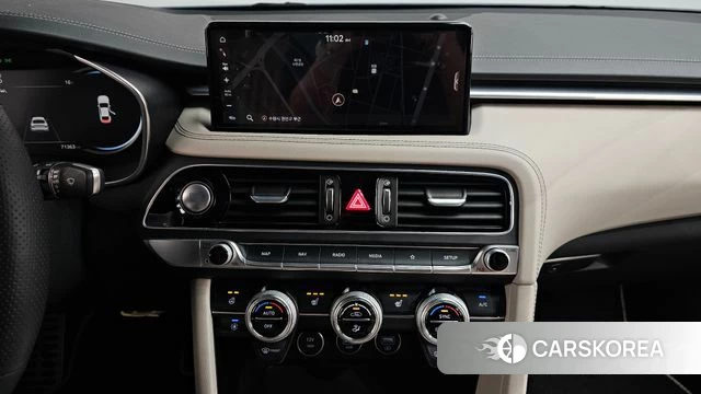 Genesis The New G70 2022 Светло-серебряный цвет из Кореи, фото 4