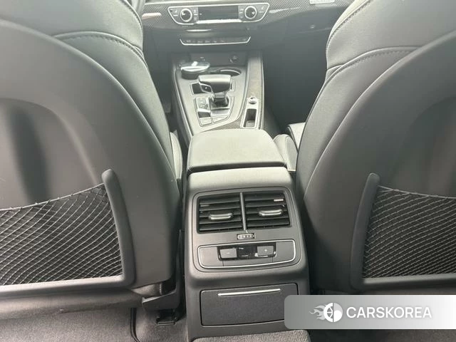 Audi A4L 2022 Темно-серый из Китая, фото 4