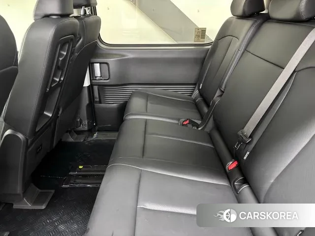 Hyundai Staria 2024 Черный из Кореи, фото 4