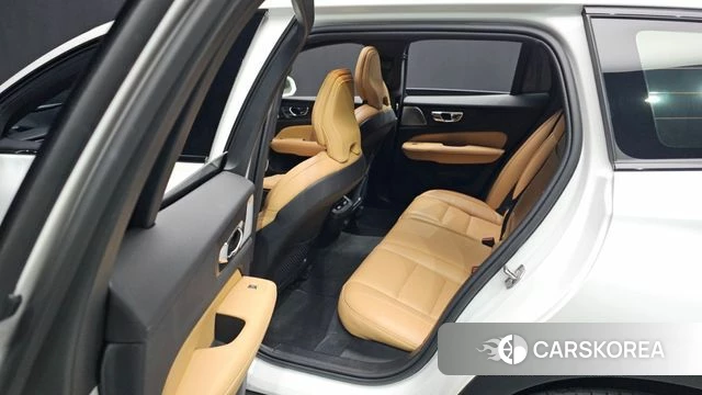 Volvo V60 Cross-Country 2nd Generation 2021 Белый из Кореи, фото 4