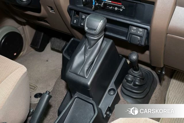 Toyota Land Cruiser 70 Series 2025 Белый из Китая, фото 4