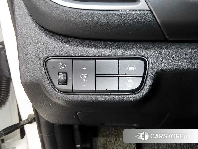 Kia Seltos 2022 Белый из Кореи, фото 4