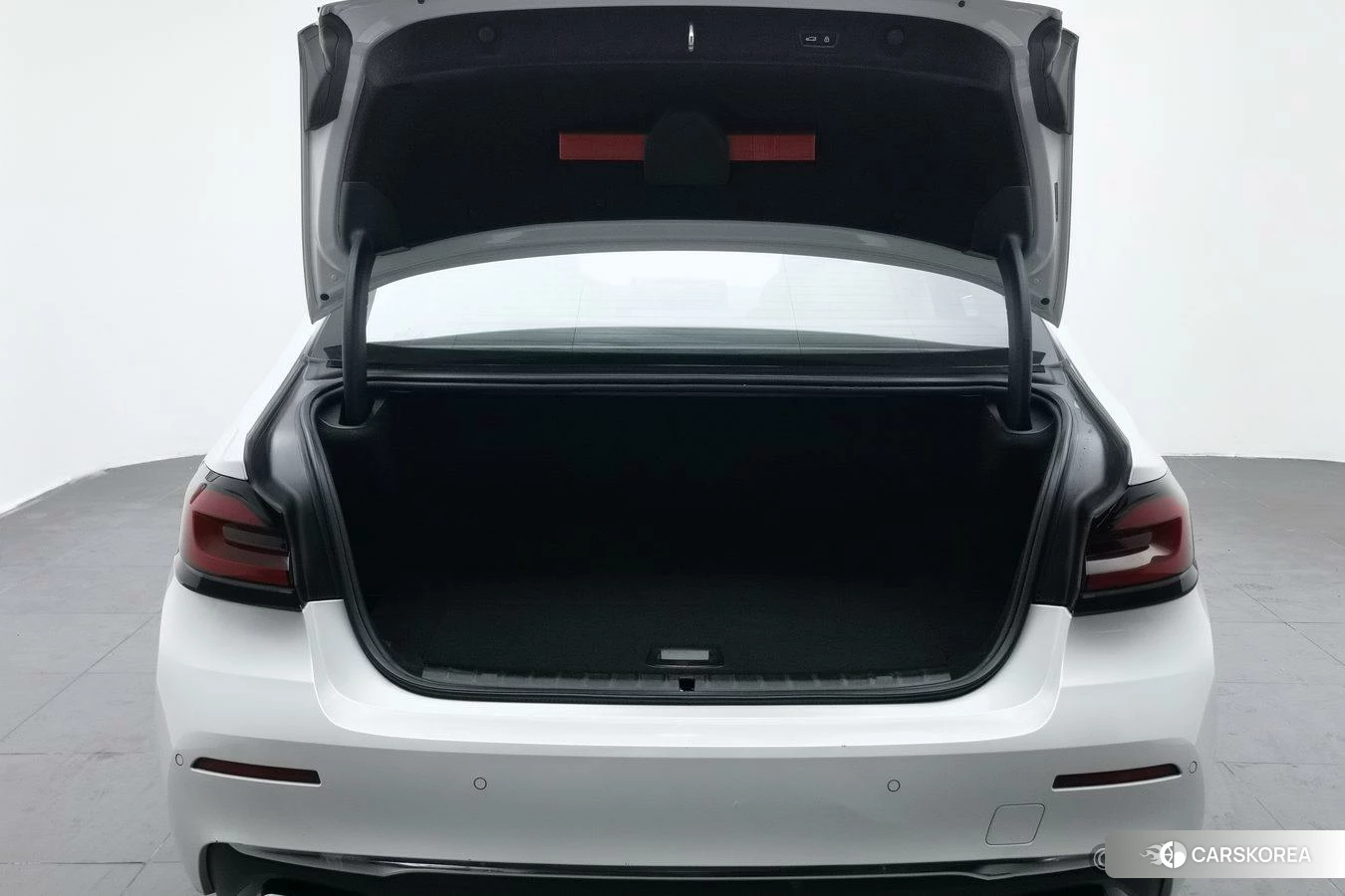BMW 5 series PHEV 2020 Белый из Китая, фото 4