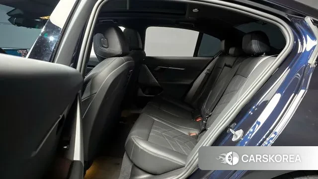 BMW 5 Series (G60) 2024 Черный из Кореи, фото 4