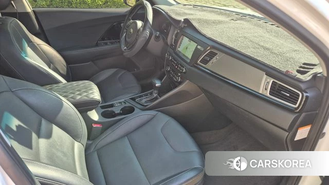 Kia Niro 2018 Белый из Кореи, фото 4