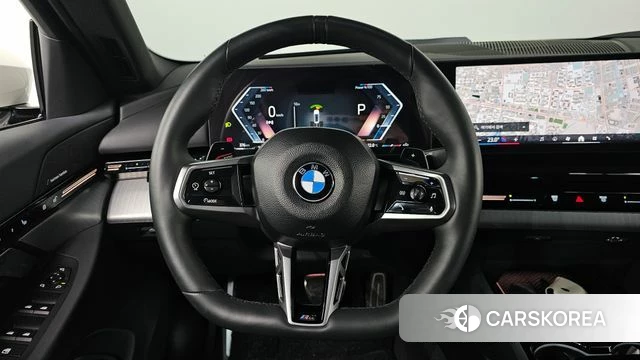 BMW 5 Series (G60) 2024 Белый из Кореи, фото 4