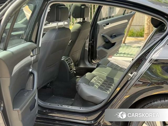 Volkswagen Magotan PHEV 2022 Черный из Китая, фото 4