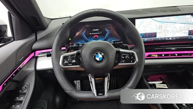 BMW 5 Series (G60) 2025 Черный из Кореи, фото 4