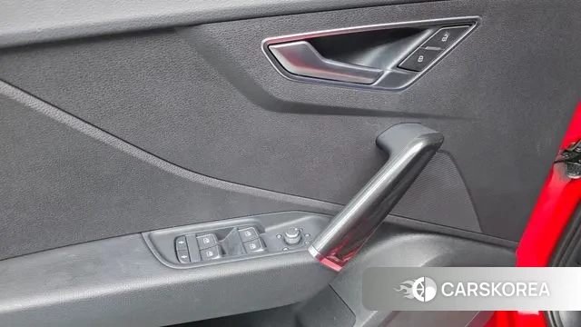 Audi Q2 2023 Красный из Кореи, фото 4