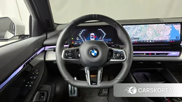 BMW 5 Series (G60) 2023 Белый из Кореи, фото 4