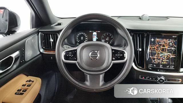 Volvo V60 Cross-Country 2nd Generation 2021 Черный из Кореи, фото 4