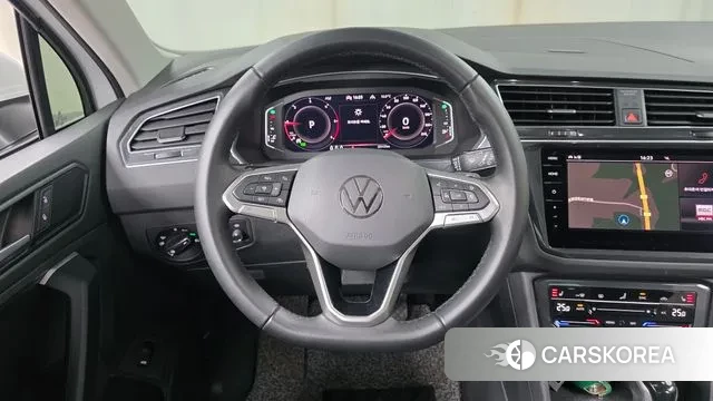 Volkswagen Tiguan second Generation 2022 Белый из Кореи, фото 4