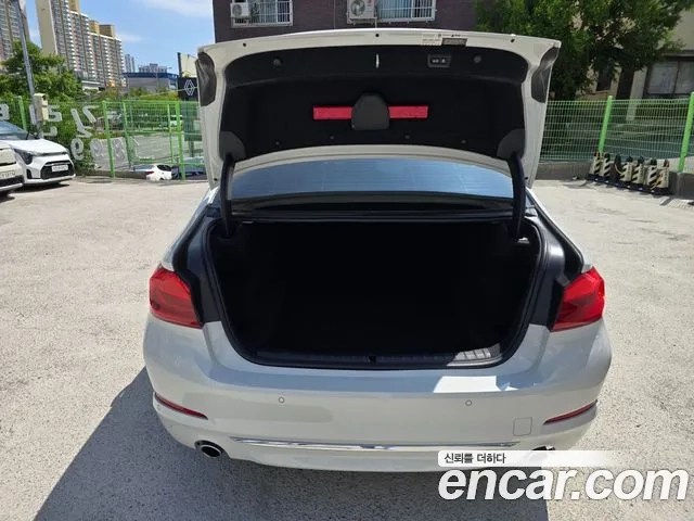 BMW 5 Series (G30) 2018 Белый из Кореи, фото 4