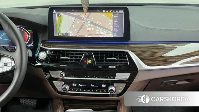BMW 5 Series (G30) 2023 Серый из Кореи, фото 4