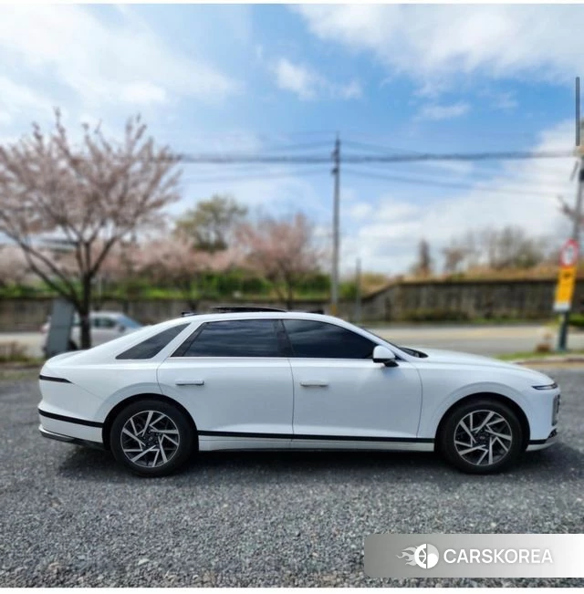 Hyundai Grandeur Hybrid (GN7) 2023 Белый из Кореи, фото 4