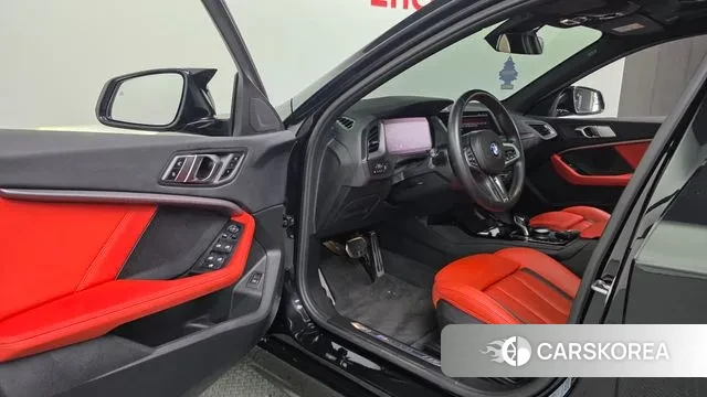 BMW 1 Series (F40) 2021 Черный из Кореи, фото 4