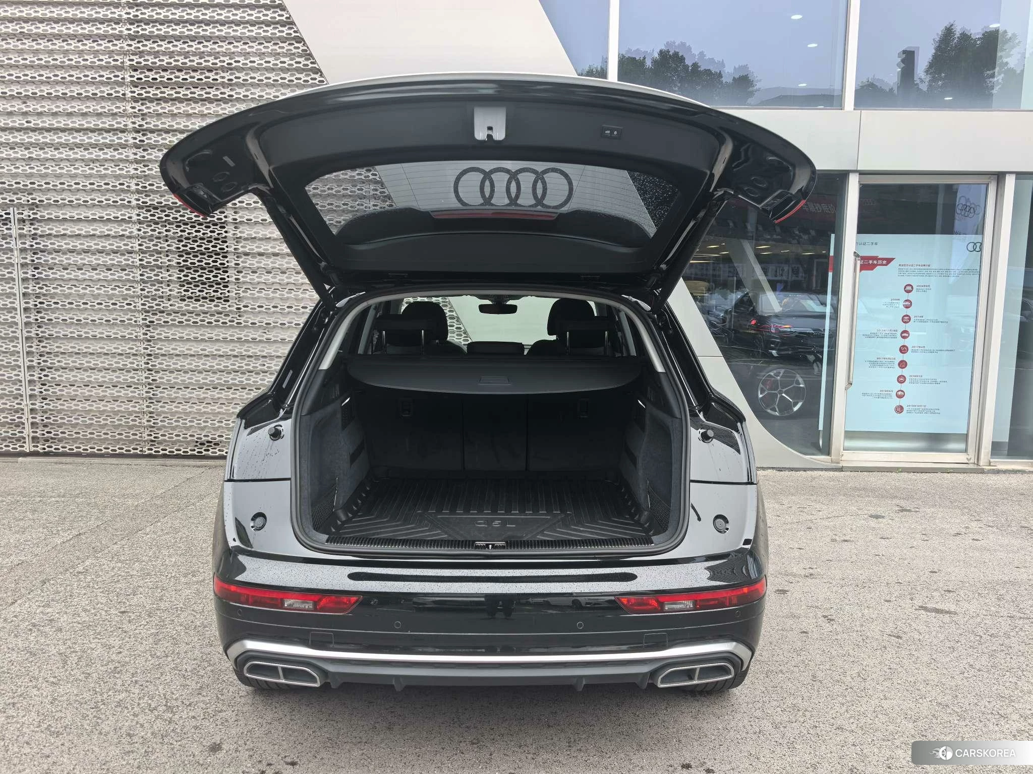 Audi Q5L 2021 Черный из Китая, фото 4