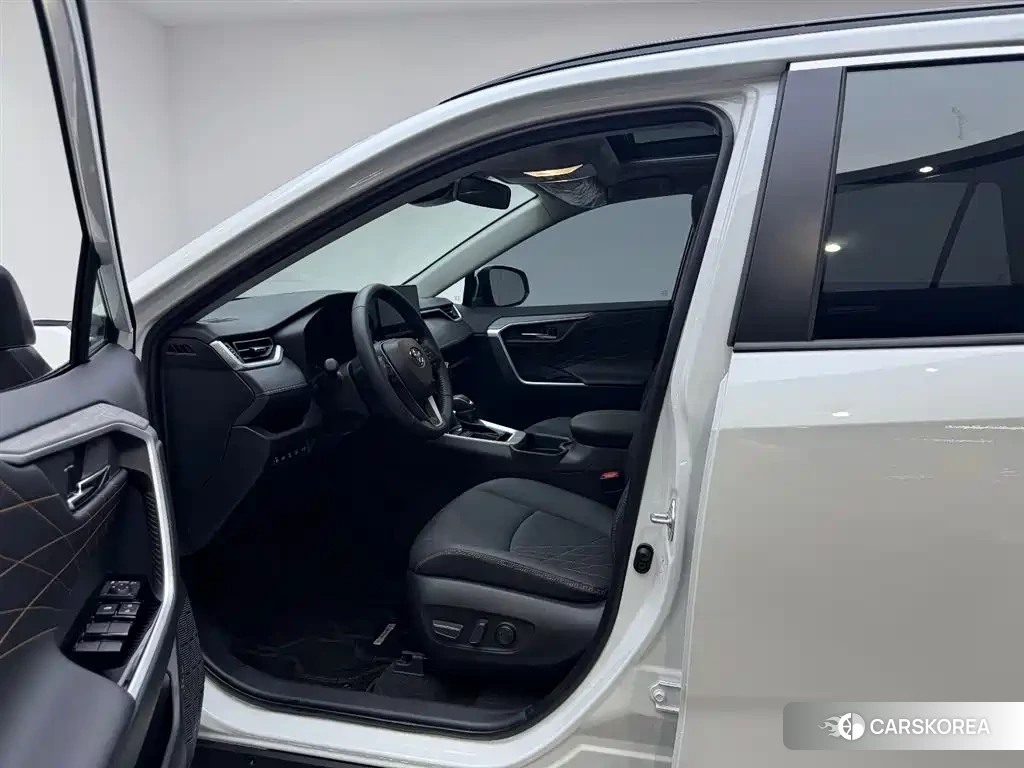 Toyota RAV4 2026 Белый из Китая, фото 4