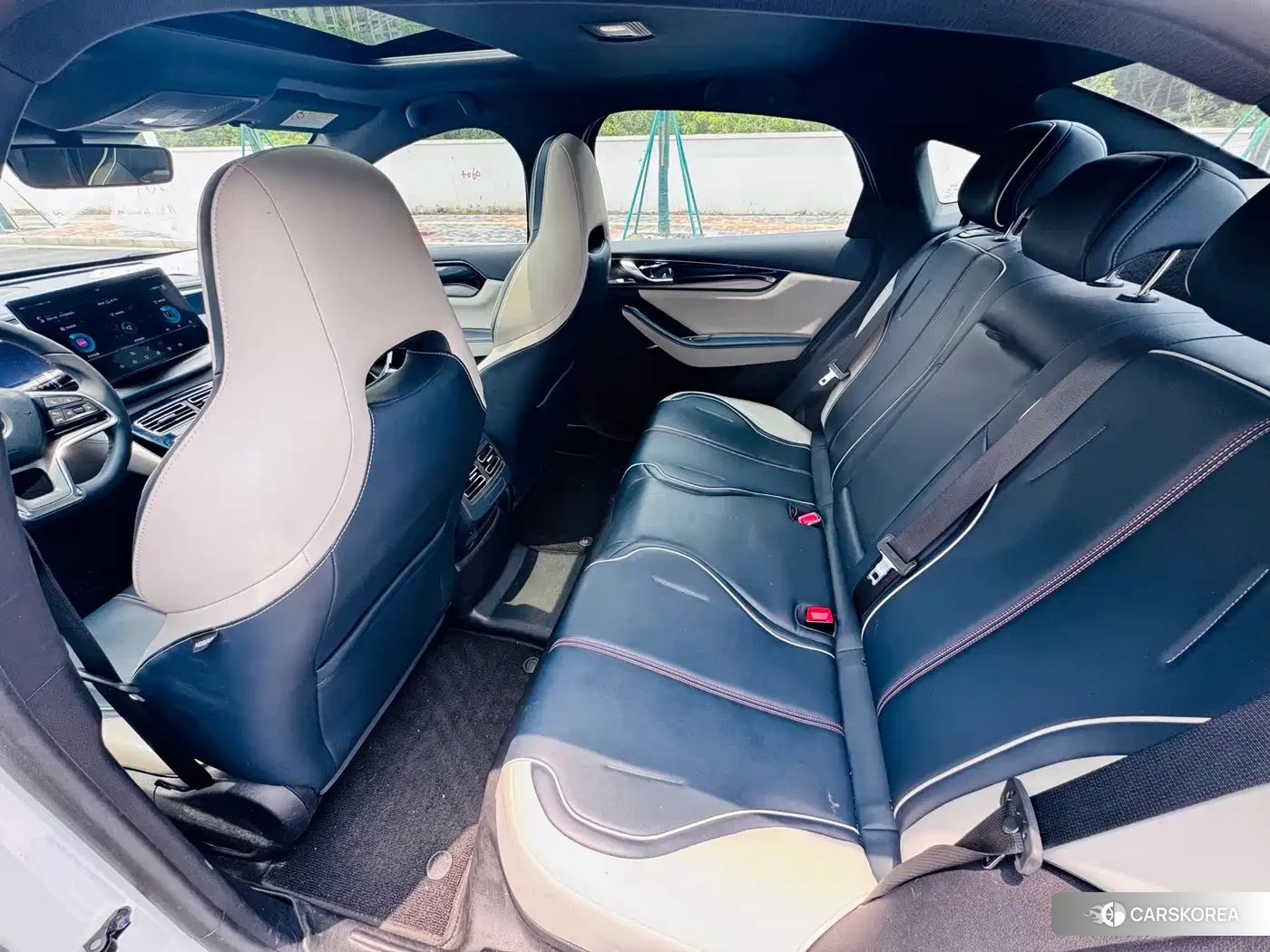BYD Qin Yuan 2023 Белый из Китая, фото 4