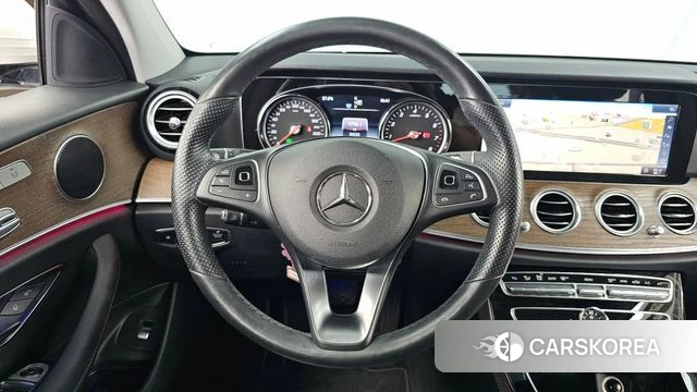 Mercedes-Benz E-Class W213 2018 Белый из Кореи, фото 4