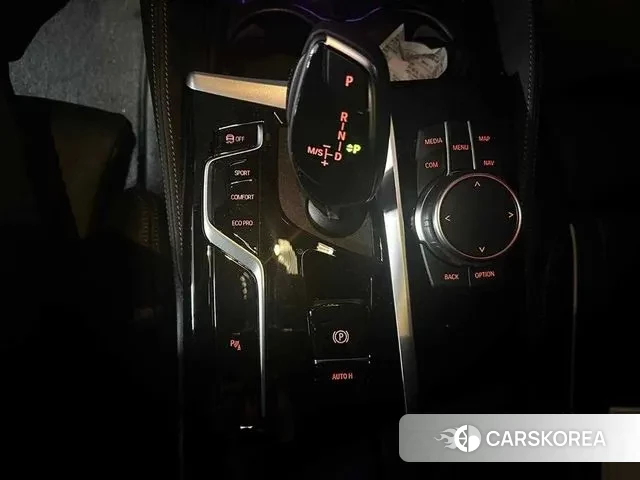 BMW 5 Series (G30) 2022 Белый из Кореи, фото 4