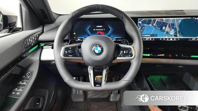 BMW 5 Series (G60) 2024 Черный из Кореи, фото 4