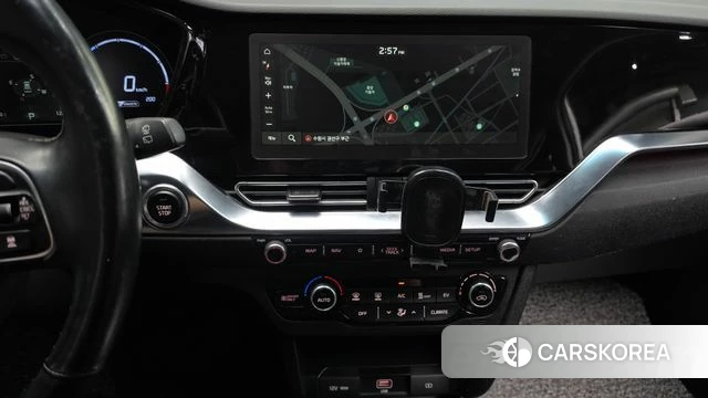 Kia Niro Plus 2022 Серебряный из Кореи, фото 4