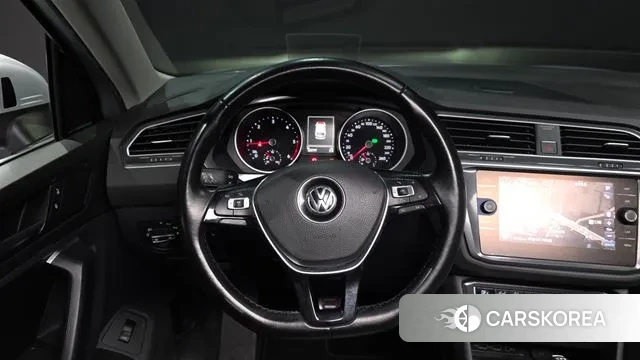 Volkswagen Tiguan second Generation 2018 Серебристо-серый из Кореи, фото 4