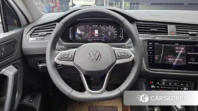 Volkswagen Tiguan second Generation 2021 Белый из Кореи, фото 4
